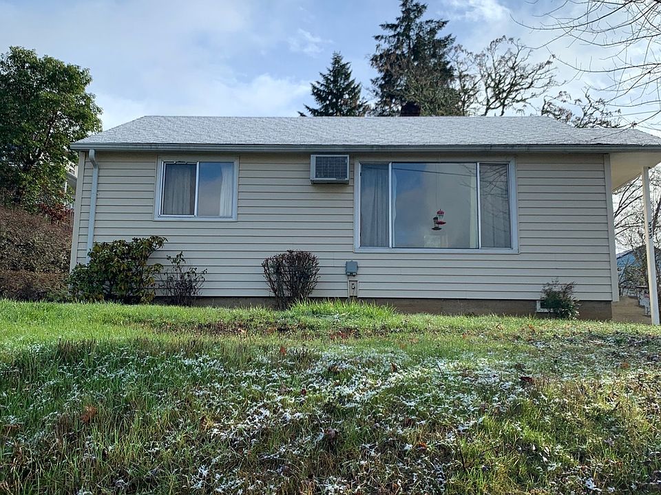 2nd image of 535 NE Cummins St