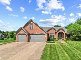 1682 S Fox Cove Blvd, New Palestine, IN 46163