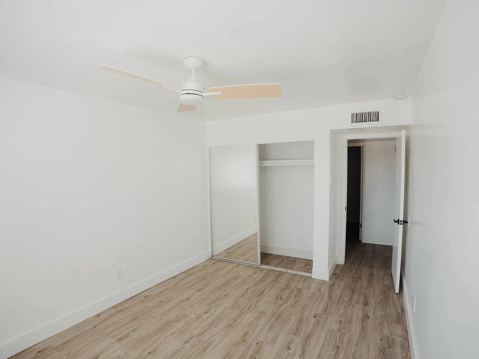 The Apache Village Apartments — Photo 4