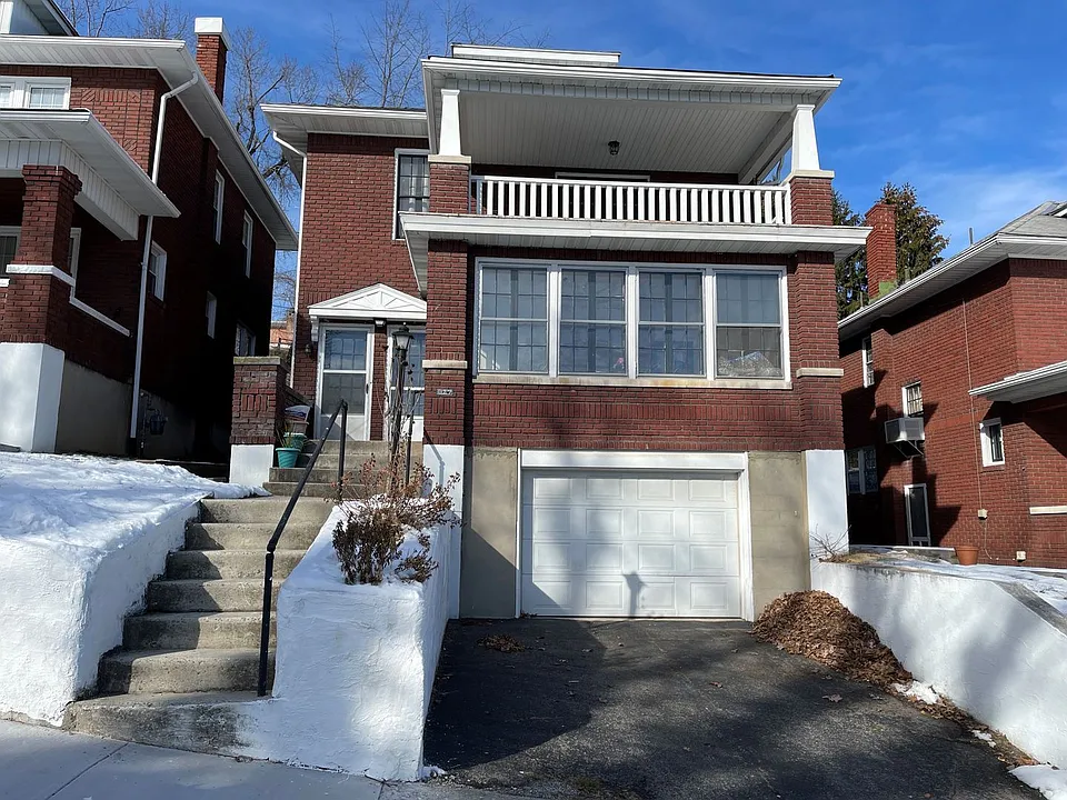 827-829 Mount Royal Ave
