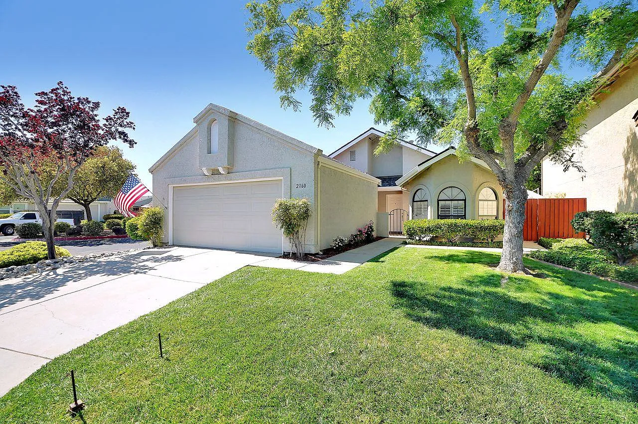 2160 Bayo Claros Cir photo 1