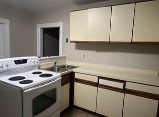 26 Tracy Ave #3D, Jewett City, CT 06351