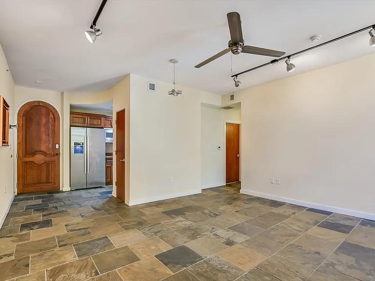 1812 West Ave #100 — Photo 4