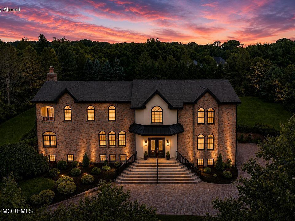 1st image of 8 Tiberon Drive
