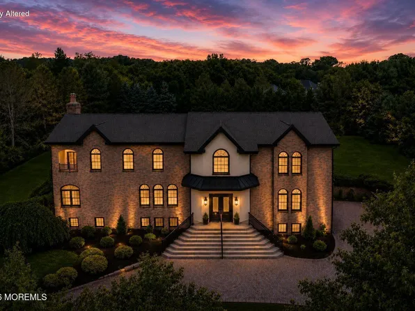 8 Tiberon Drive, Holmdel, NJ 07733