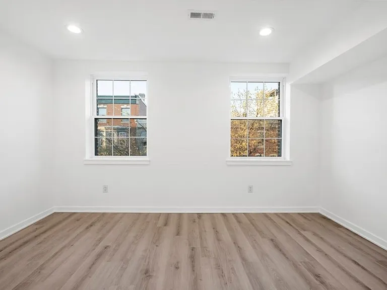 2230 Christian St #2 — Photo 14