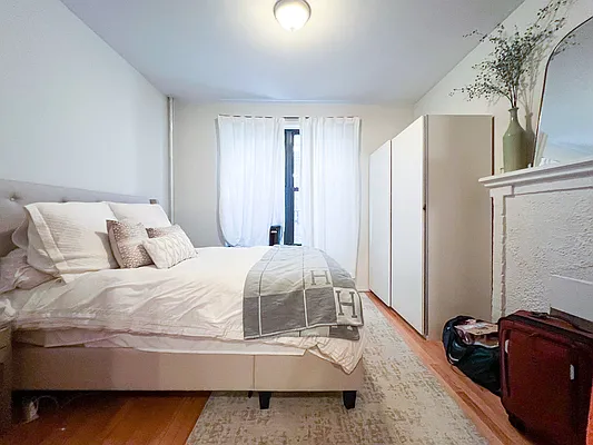 Rented by Compass | media 21