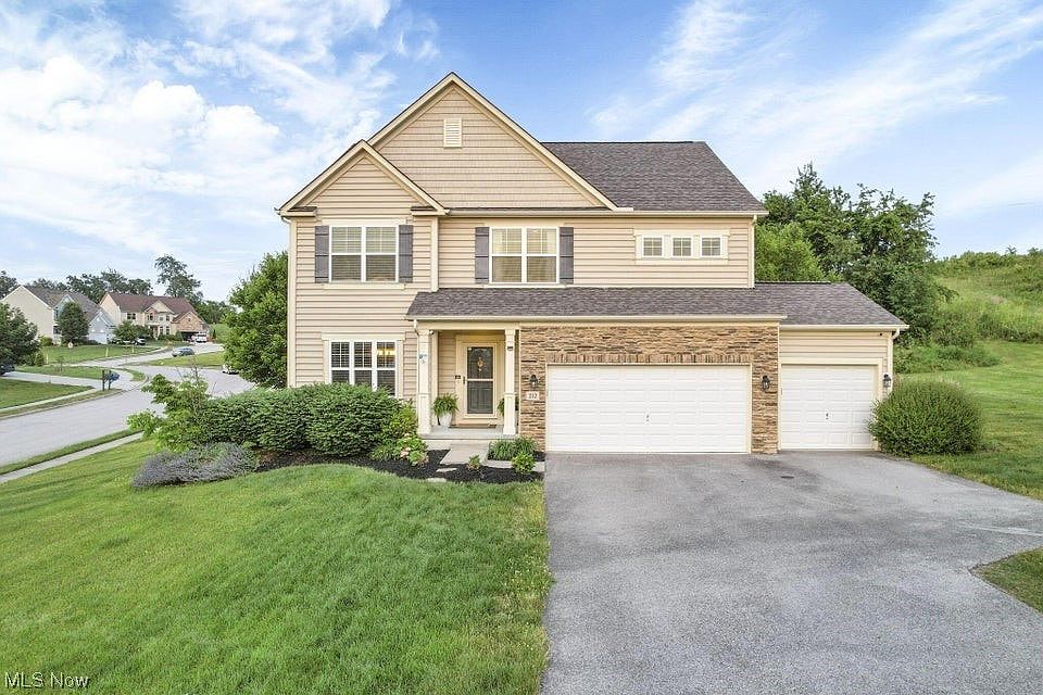 1st image of 212 Auburn Dr