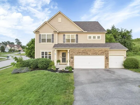 212 Auburn Dr, Newark, OH 43055