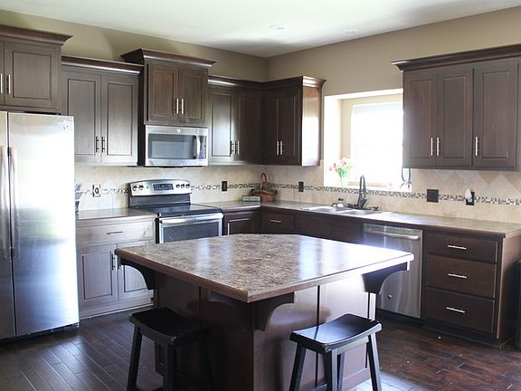 Diswasher, Stove, and Microwave included!