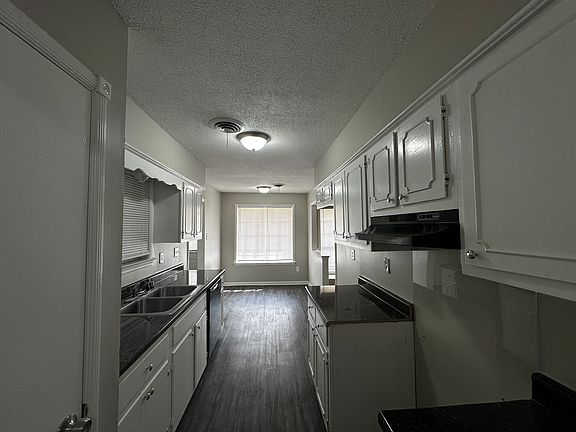 5th image of 5631 Wooddale Ave