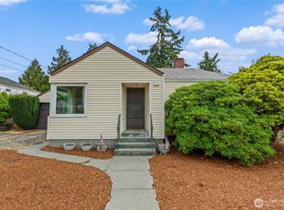 11032 Dayton Ave N, Seattle, WA 98133