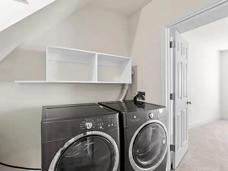 848 W Lombard St — Photo 15