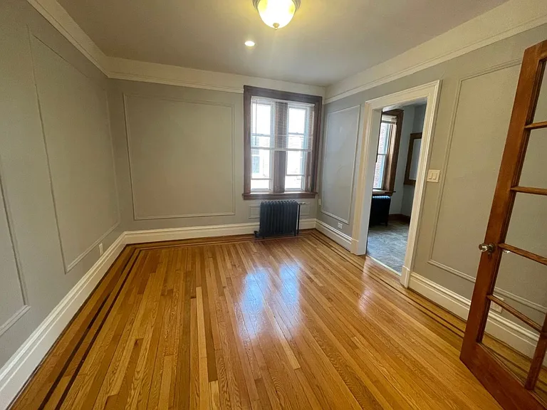 Spacious 1-Bedroom Apartment Across from Washington Park — Photo 8