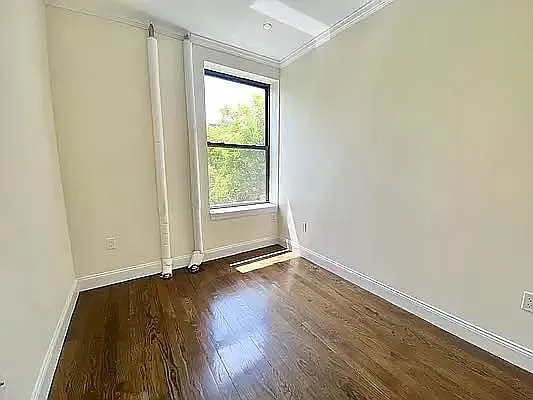 Rented by Avenues Real Estate | media 32