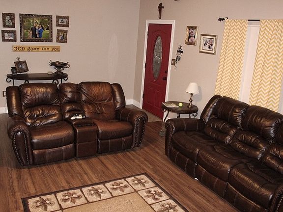 5th image of 317 Hawthorne Dr