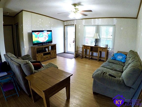 2nd image of 201 Thornhill Estates Ln