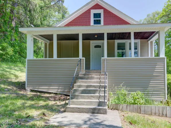 19 Brickyard Road, Castleton On Hudson, NY 12033