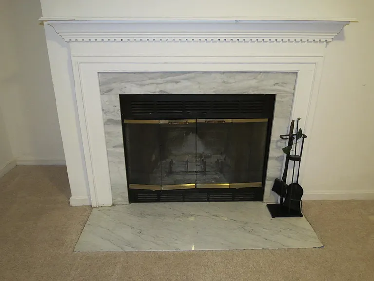 2208 Wimbledon Cir — Photo 29