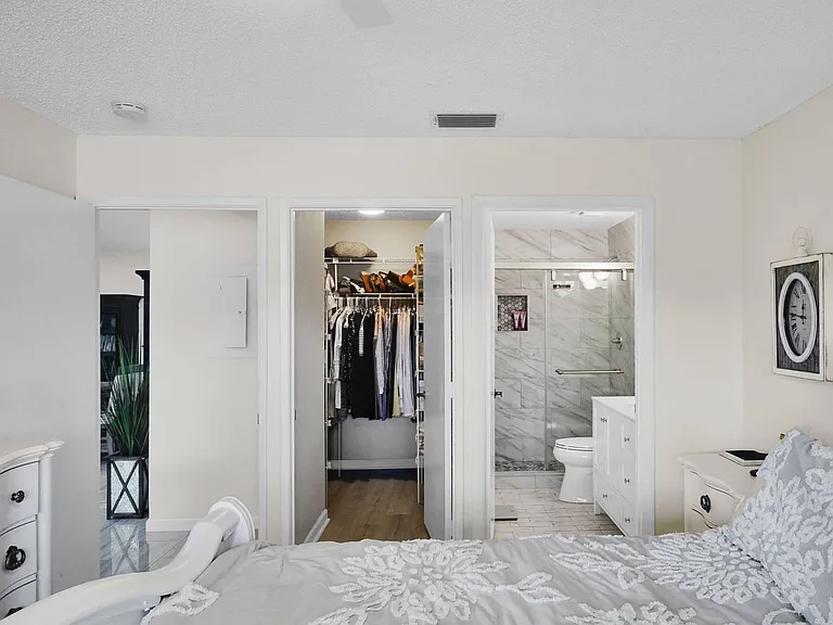 15011 Ashland Cir #23 — Photo 31