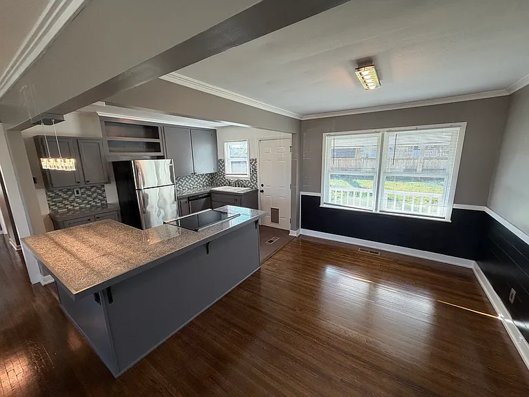 4966 S Madison Ave — Photo 4