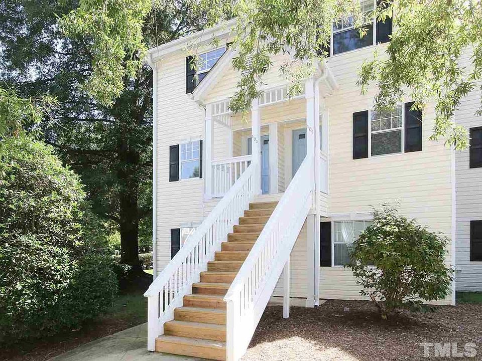 1st image of 103 Kingsbury Dr #103