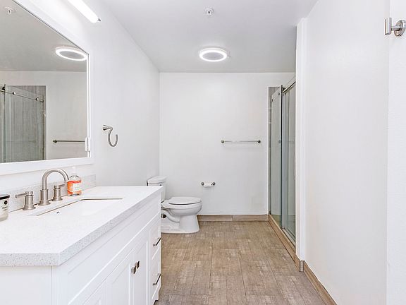 3rd image of 949 S Manhattan Pl APT 303