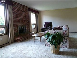 4th image of 3765 NE Laura St