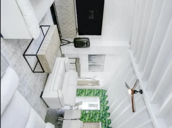 7513 Adventure Ave, North Bay Village, FL 33141