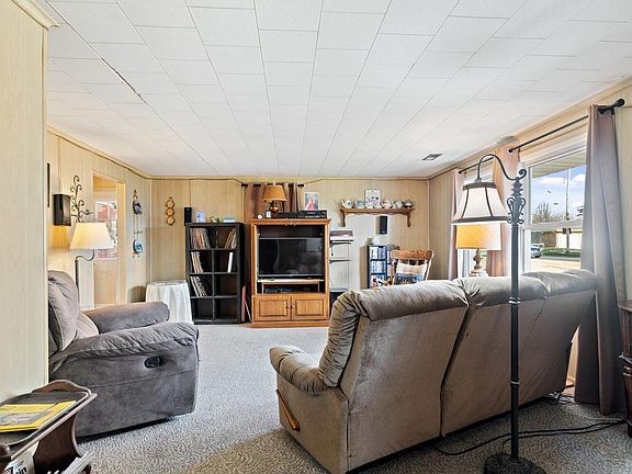 5th image of 312 N Ivy Ln