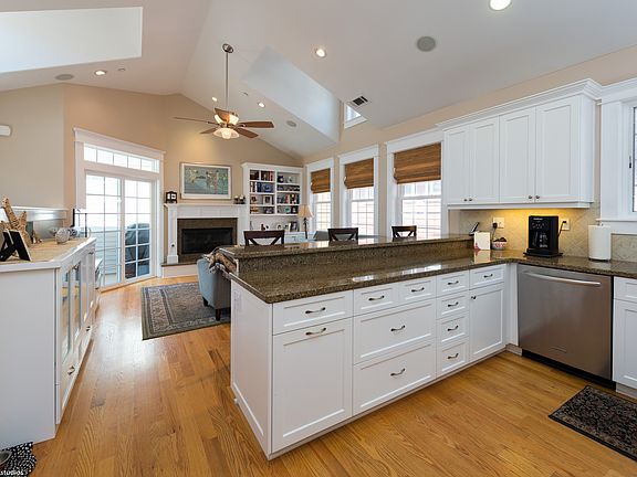 2nd image of 731 G Ave