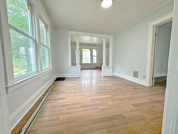 5th image of 1350 Oak St #1