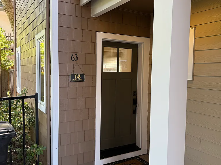 63 Oakwood Dr — Photo 2