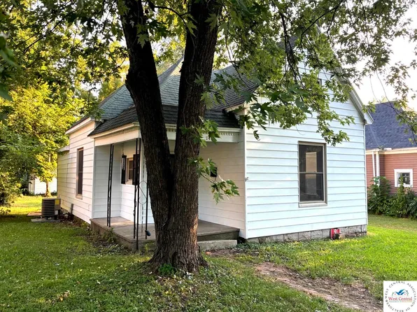 1418 E 7th St, Sedalia, MO 65301