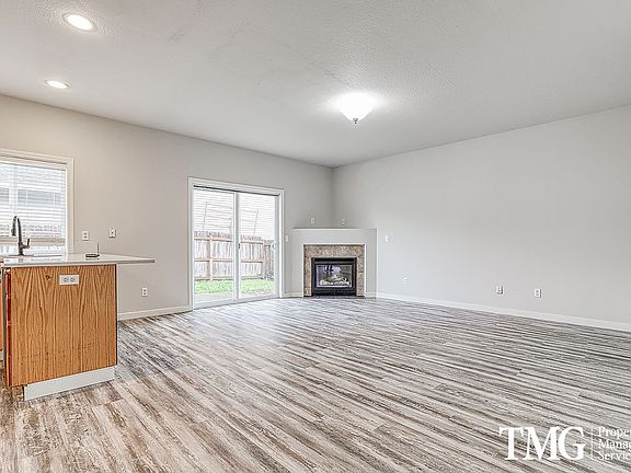 3rd image of 8802 NE 84th St