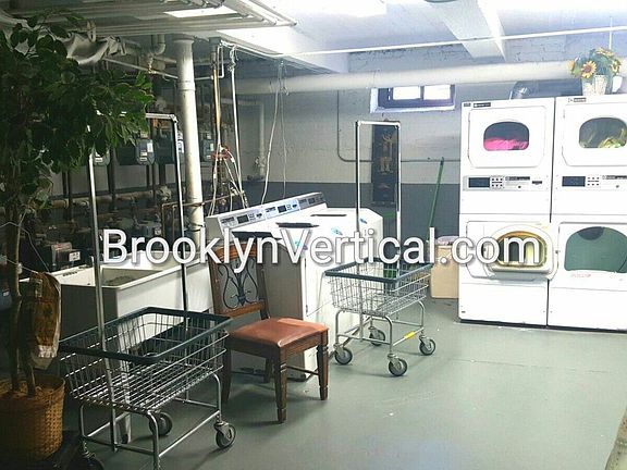4th image of 415 E 16th St APT C1