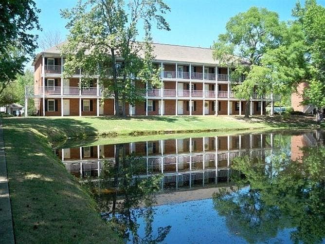 1st image of 152 E University Dr APT D101