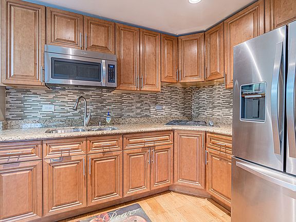 2nd image of 12715 S La Crosse Ave APT 303