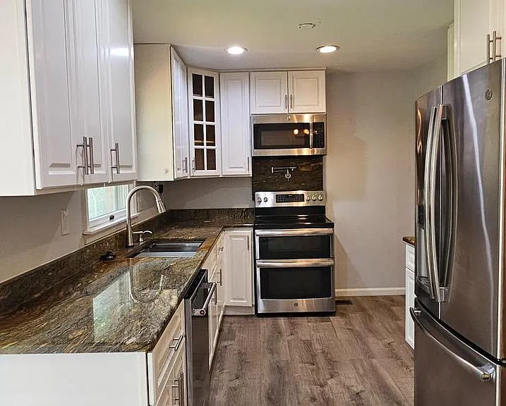 10109 Lees Mill Rd — Photo 2