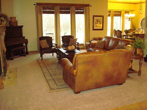 Great Room with 12ft ceilings