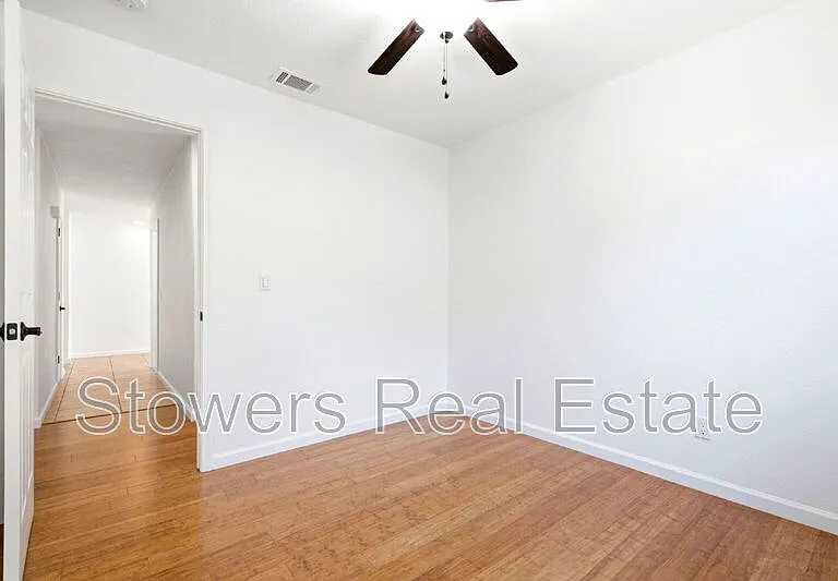 318 Joyce St — Photo 36