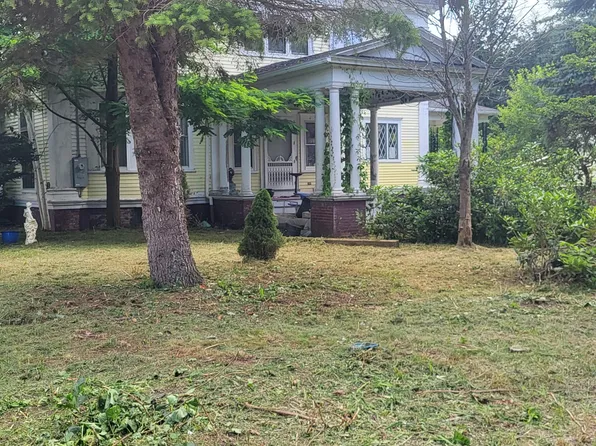 405 Pine Street, Rumford, ME 04276