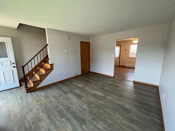 5th image of 611 Center Ave APT 3