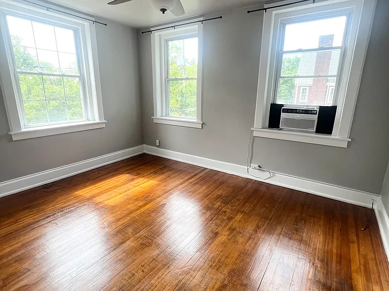 1411 Leigh St #4B — Photo 2