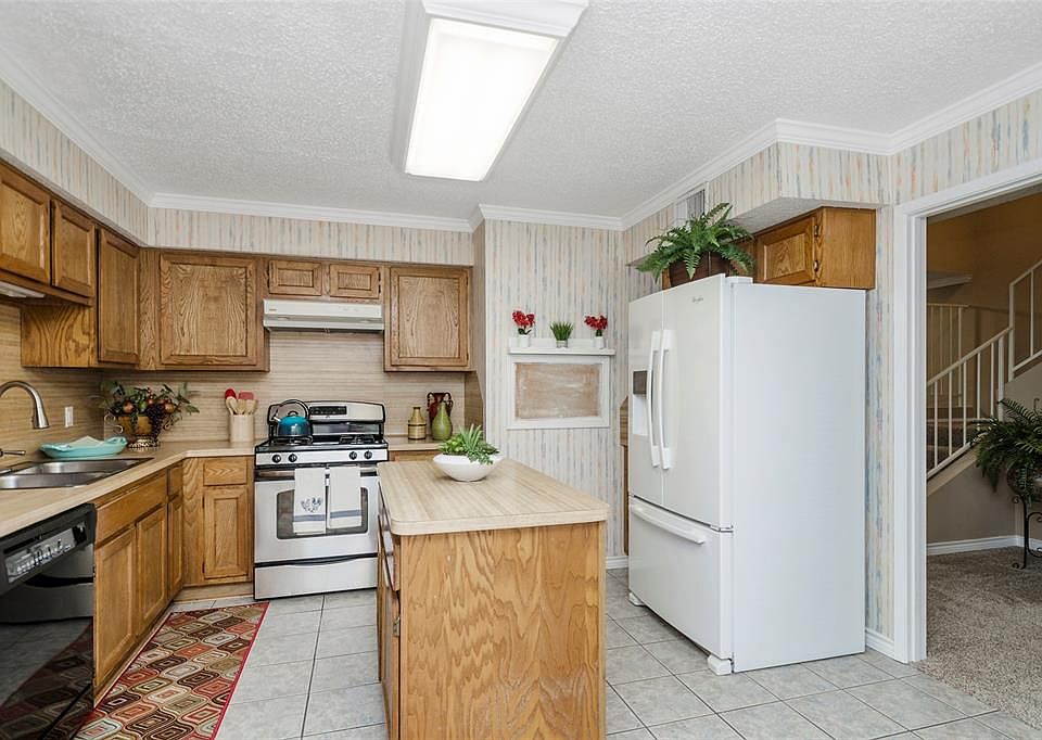 1st image of 15351 Falmouth Ave