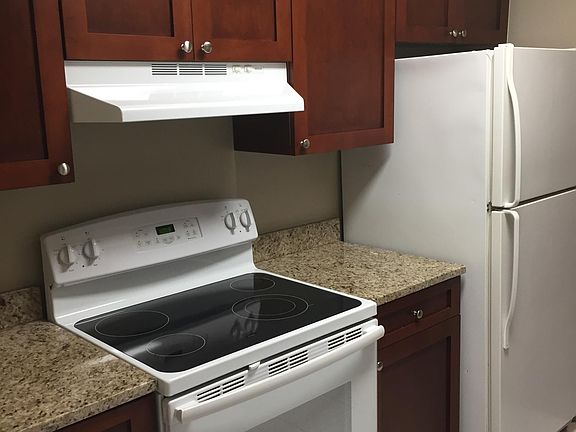 2nd image of 4305 NE 21st Ave APT 1