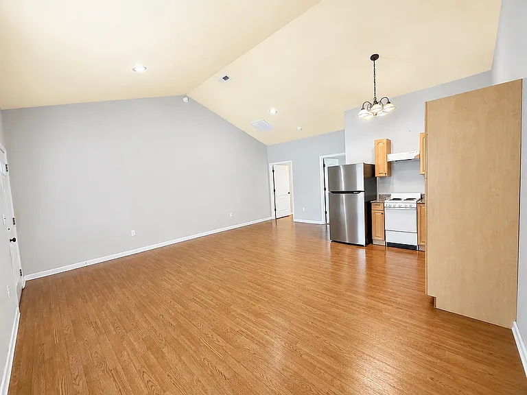 2421-2455 Homewood Ave #2449 — Photo 4