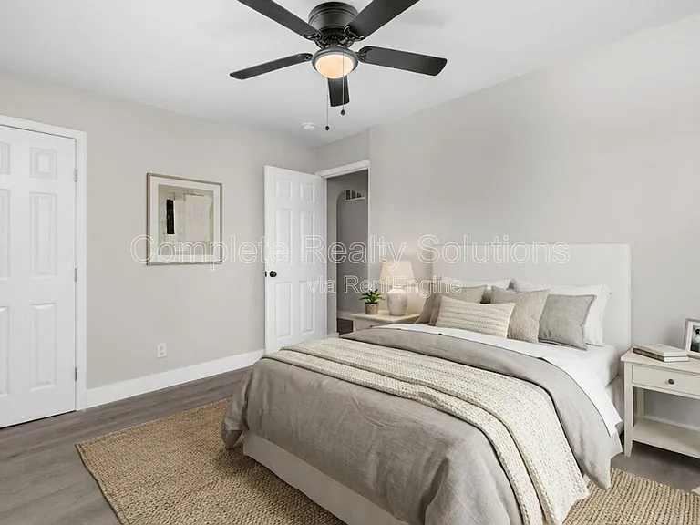 2056 Coleridge Dr — Photo 22