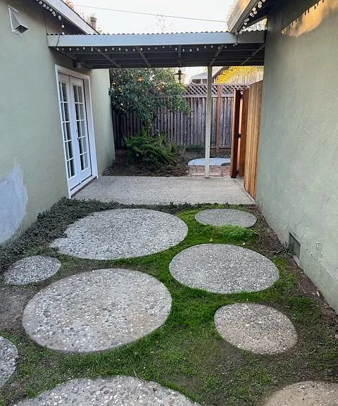 Walkway between Casita/Studio and large back yard