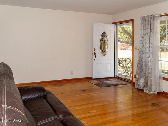 5th image of 2902 Pomeroy Dr